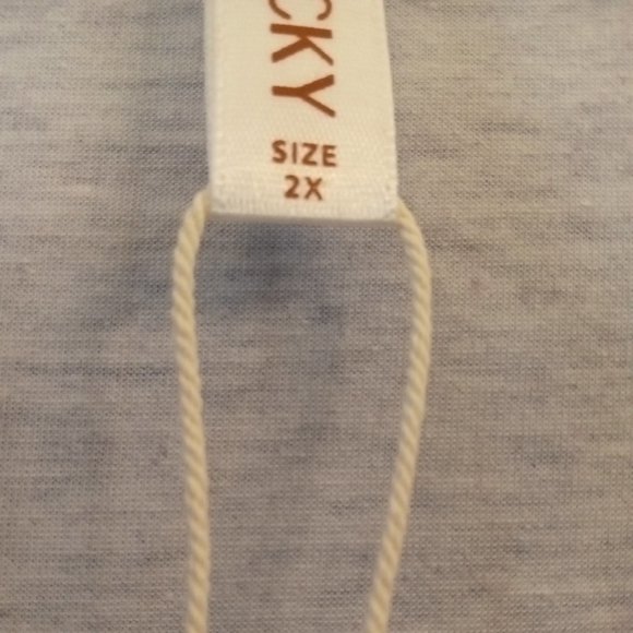 NWT SZ 2X women's top - Picture 3 of 3